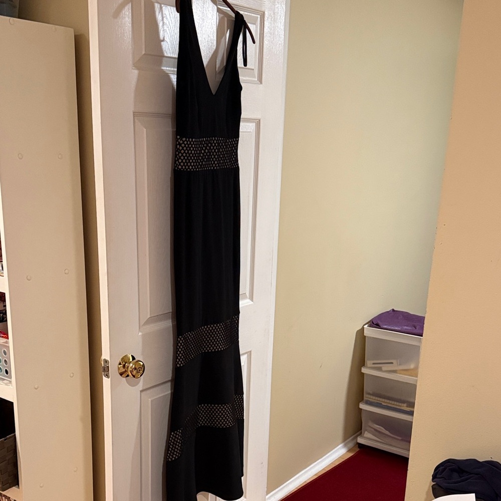 Chic Black Maxi Dress with Mesh Accents - Picture 2 of 6